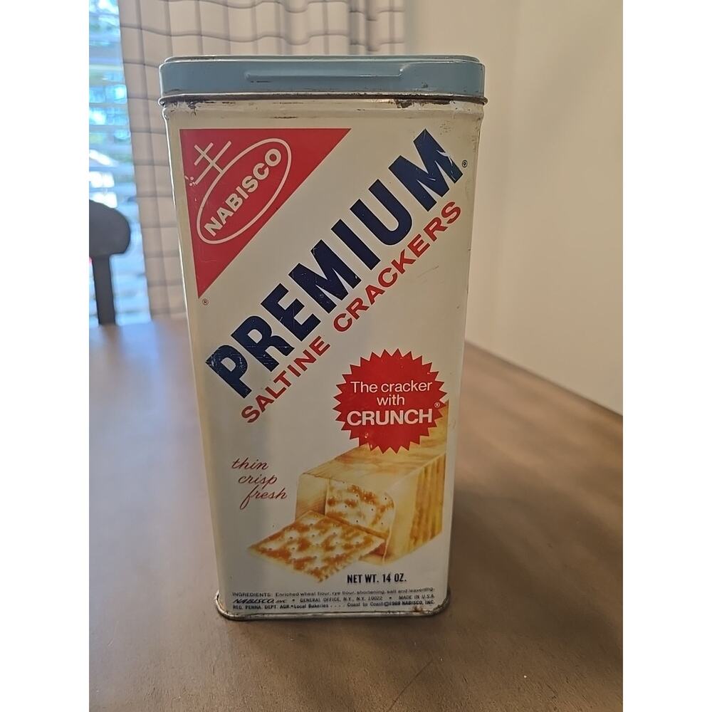 Vintage 1969 Nabisco Premium Saltine Crackers Tin Made in USA 14oz See Pics